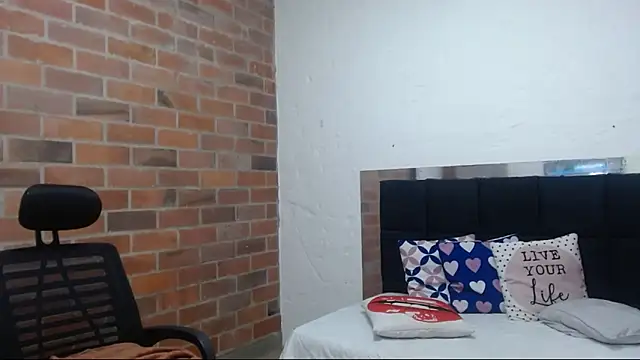 samantha  karolstone online show from February 25, 2026, 3:27 am