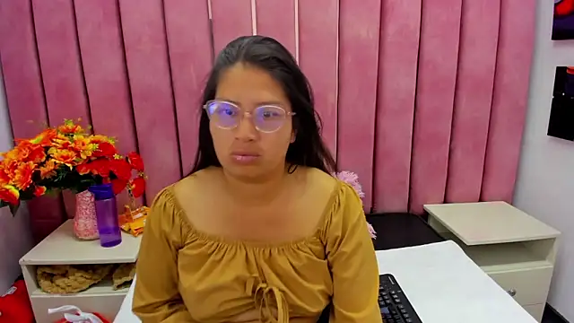 Snapshot of Miaa_Smiith_ chatting on September 18, 2025, 3:08 am Miaa Smiith  online show from September 18, 2025, 3:08 am