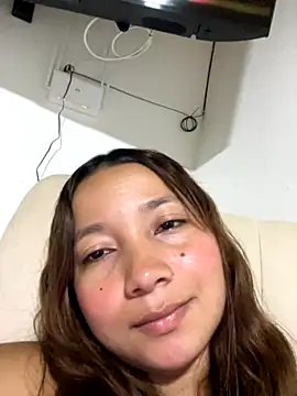 queen angelique online show from November 12, 2025, 1:28 am