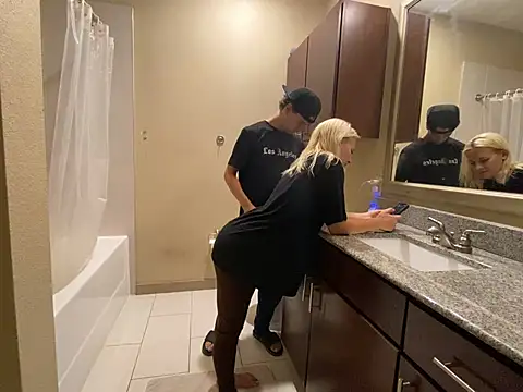 girlfriendmissy online show from December 28, 2024, 12:57 am