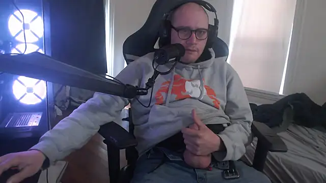 chicostick413 online show from October 28, 2025, 2:53 pm