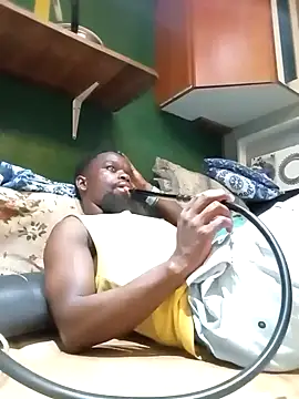 Snapshot of Chocolate_factory_man chatting on December 11, 2024, 8:18 pm Chocolate factory man online show from December 11, 2024, 8:18 pm