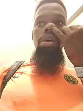 Snapshot of Chocolate_factory_man chatting on January 15, 2025, 7:05 am Chocolate factory man online show from January 15, 2025, 7:05 am