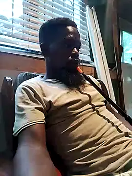 Snapshot of Chocolate_factory_man chatting on January 15, 2025, 2:46 pm Chocolate factory man online show from January 15, 2025, 2:46 pm