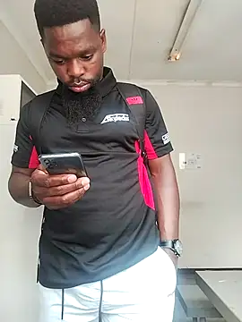 Snapshot of Chocolate_factory_man chatting on October 17, 2025, 4:37 am Chocolate factory man online show from October 17, 2025, 4:37 am