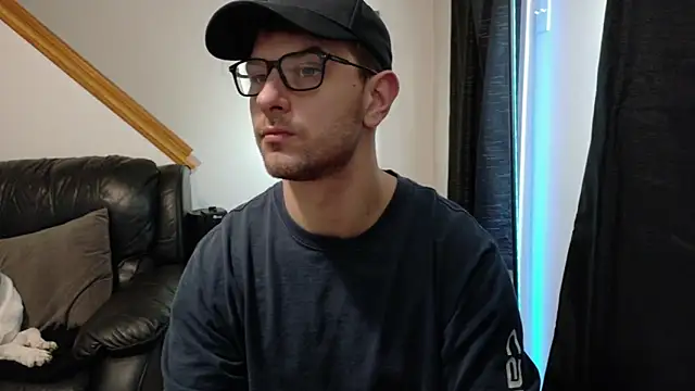 Snapshot of Thekodyy chatting on December 20, 2025, 1:40 pm Thekodyy online show from December 20, 2025, 1:40 pm