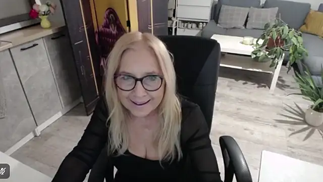 sofia xkiss online show from February 21, 2026, 2:51 pm