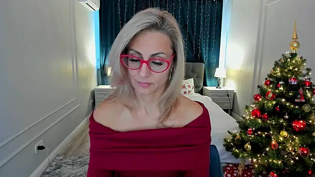 MuseOfStage online show from December 19, 2025, 11:39 am