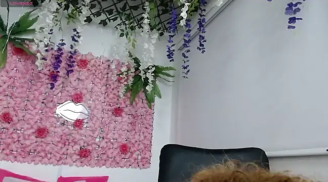 BLONDE SEXYHOT online show from February 10, 2025, 11:23 pm