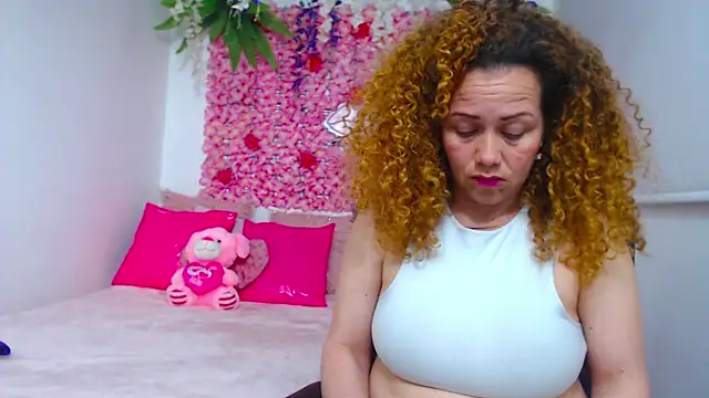 BLONDE SEXYHOT online show from October 18, 2025, 9:48 pm