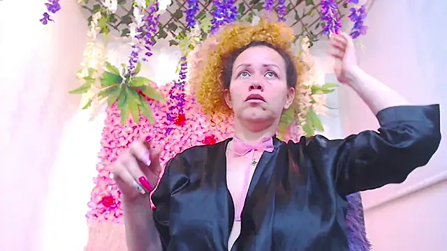 BLONDE SEXYHOT online show from November 28, 2025, 11:07 pm