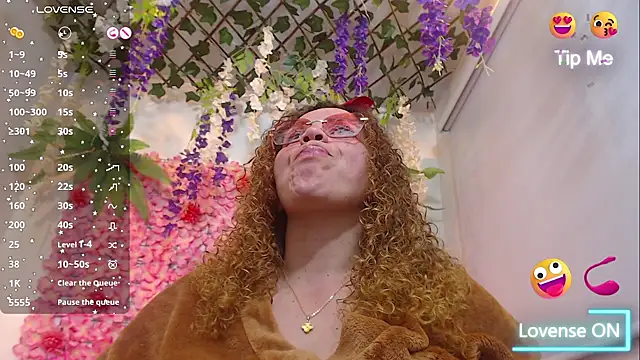 BLONDE SEXYHOT online show from January 9, 2026, 12:35 am