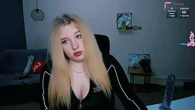 juli kisss online show from January 18, 2025, 11:33 pm