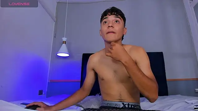 Austin Cardieff online show from December 28, 2024, 7:43 pm