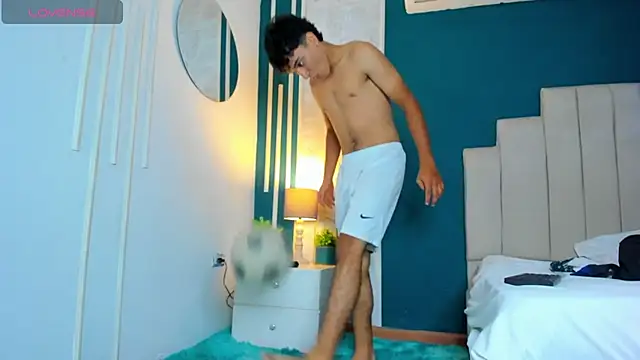 Austin Cardieff online show from January 8, 2025, 10:27 pm