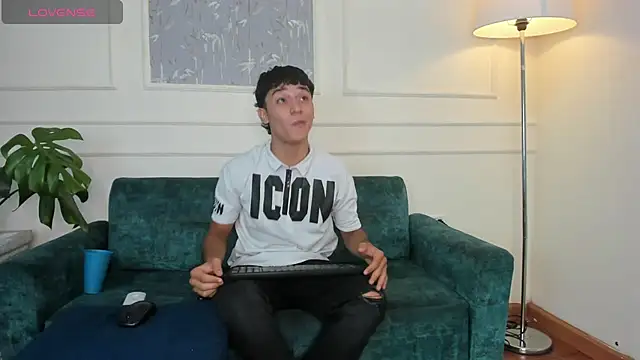 Austin Cardieff online show from March 1, 2025, 3:21 am