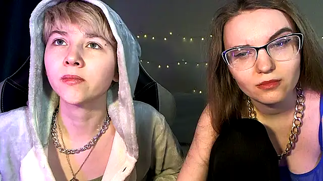 velvetvalkyries online show from March 18, 2025, 2:59 pm