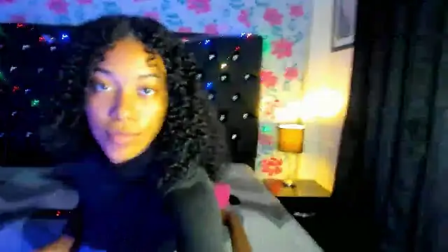 Snapshot of sasha_fox00 chatting on December 4, 2024, 6:28 pm sasha fox00 online show from December 4, 2024, 6:28 pm