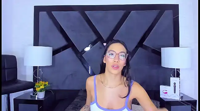 KylieWhite online show from January 10, 2025, 12:15 pm