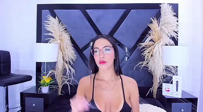 KylieWhite online show from January 16, 2025, 12:31 pm