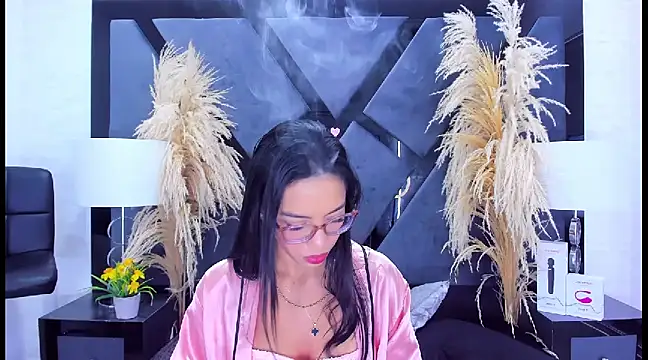 KylieWhite online show from January 23, 2025, 12:30 pm