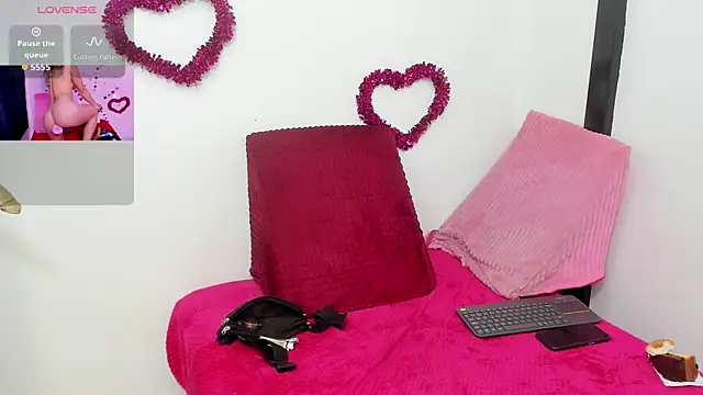 Snapshot of Giia39 chatting on December 3, 2025, 3:32 pm Giia39 online show from December 3, 2025, 3:32 pm