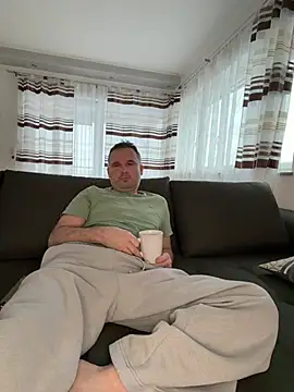 w12er online show from February 1, 2026, 7:18 am