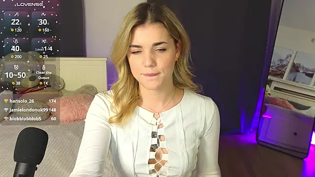 Snapshot of adrianawow1 chatting on March 8, 2025, 12:33 am adrianawow1 online show from March 8, 2025, 12:33 am