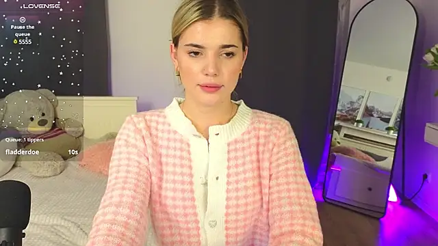 Snapshot of adrianawow1 chatting on March 9, 2025, 3:32 am adrianawow1 online show from March 9, 2025, 3:32 am