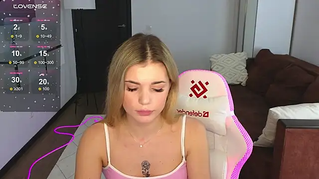 Snapshot of adrianawow1 chatting on March 13, 2025, 3:22 am adrianawow1 online show from March 13, 2025, 3:22 am