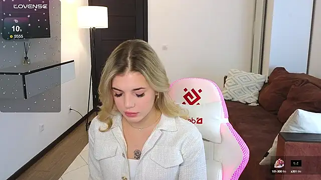 Snapshot of adrianawow1 chatting on March 13, 2025, 9:26 pm adrianawow1 online show from March 13, 2025, 9:26 pm