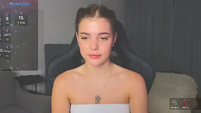 Snapshot of adrianawow1 chatting on October 19, 2025, 2:12 am adrianawow1 online show from October 19, 2025, 2:12 am