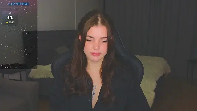 Snapshot of adrianawow1 chatting on November 6, 2025, 2:45 am adrianawow1 online show from November 6, 2025, 2:45 am