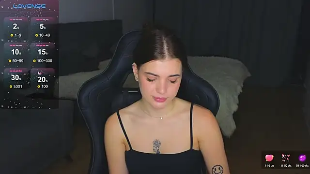 Snapshot of adrianawow1 chatting on November 28, 2025, 5:04 pm adrianawow1 online show from November 28, 2025, 5:04 pm