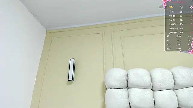 ALICESTARKK online show from April 11, 2026, 12:59 am