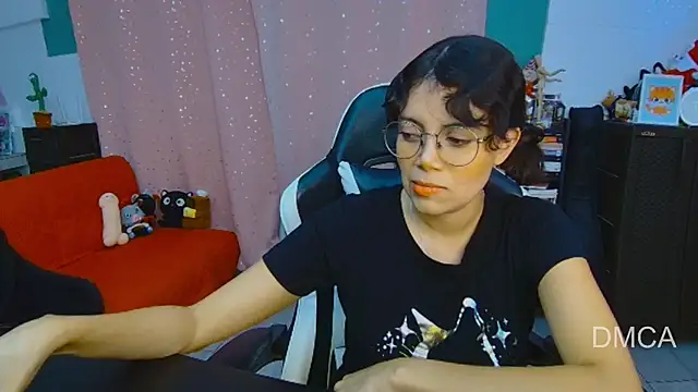 Snapshot of Drea_Foox chatting on January 9, 2026, 4:04 am Drea Foox online show from January 9, 2026, 4:04 am