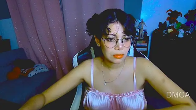 Snapshot of Drea_Foox chatting on February 1, 2026, 3:49 am Drea Foox online show from February 1, 2026, 3:49 am