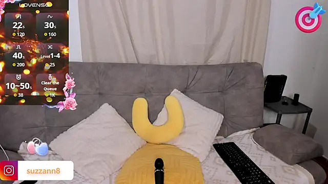 Snapshot of AnneteLynch chatting on December 20, 2025, 8:49 pm AnneteLynch online show from December 20, 2025, 8:49 pm