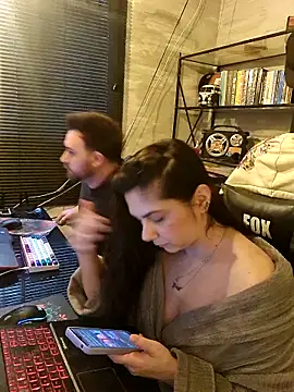 CoelhinhaGostosa online show from December 5, 2025, 8:23 am