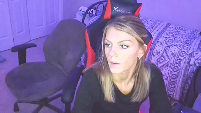 XMeF10 online show from February 3, 2025, 6:45 am