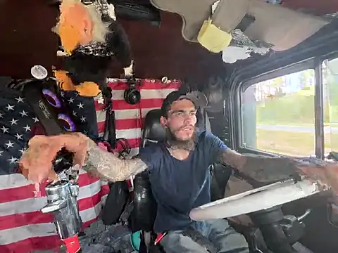 Snapshot of XMeF10 chatting on March 26, 2026, 4:56 pm XMeF10 online show from March 26, 2026, 4:56 pm