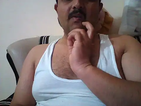 Snapshot of Akhil3290 chatting on April 4, 2026, 5:32 pm Akhil3290 online show from April 4, 2026, 5:32 pm