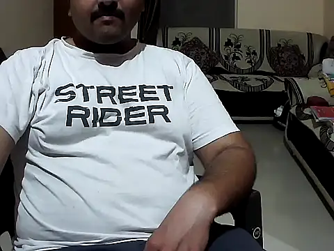 Snapshot of Akhil3290 chatting on June 11, 2026, 6:06 pm Akhil3290 online show from June 11, 2026, 6:06 pm