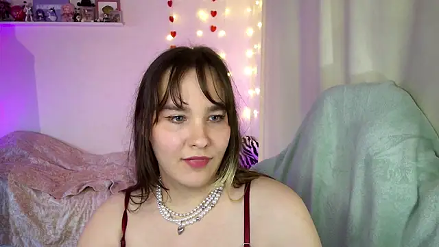 Snapshot of Rosie_Nana chatting on September 10, 2025, 6:19 pm Rosie Nana online show from September 10, 2025, 6:19 pm