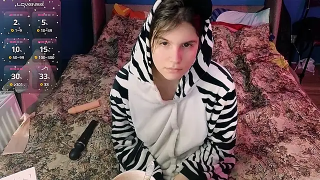 Ruyjin Choi online show from December 19, 2024, 3:52 pm