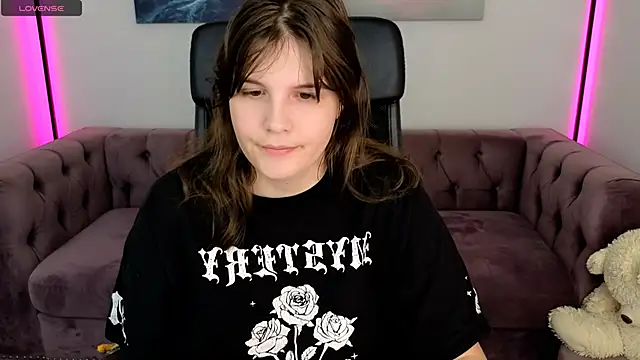 Ruyjin Choi online show from October 17, 2025, 10:29 am