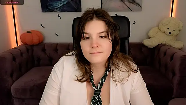 Ruyjin Choi online show from October 28, 2025, 11:25 am