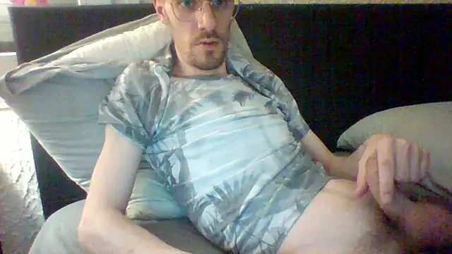 Snapshot of passif520 chatting on March 13, 2025, 8:43 pm passif520 online show from March 13, 2025, 8:43 pm