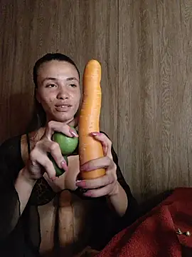 HelenHoltz online show from February 21, 2026, 2:01 am