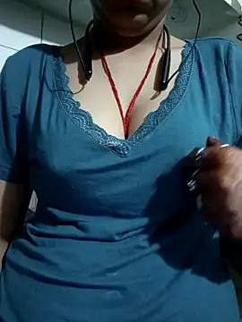 Snapshot of Avantika19 chatting on April 8, 2026, 4:40 pm Avantika19 online show from April 8, 2026, 4:40 pm